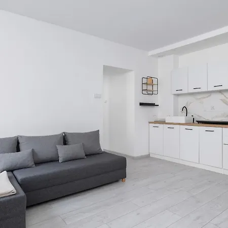 شقة Bright For 4 Guests 1,6 Km To Silesian Stadium By Renters *