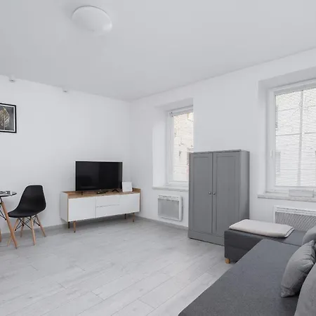 Bright For 4 Guests 1,6 Km To Silesian Stadium By Renters Apartment Chorzów