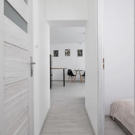 Διαμέρισμα Bright For 4 Guests 1,6 Km To Silesian Stadium By Renters Chorzów