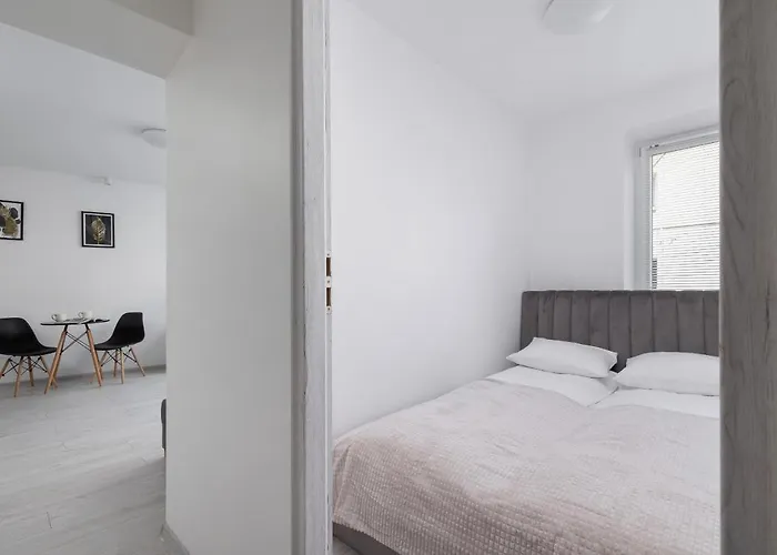 Bright For 4 Guests 1,6 Km To Silesian Stadium By Renters * Chorzów