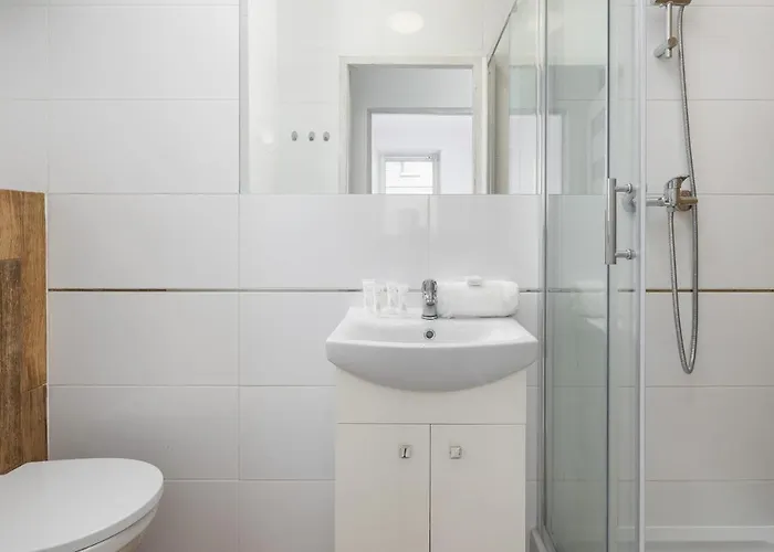 Bright For 4 Guests 1,6 Km To Silesian Stadium By Renters Chorzów