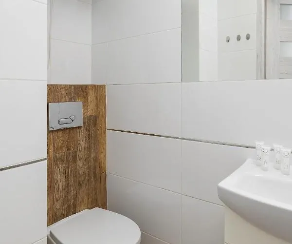 Bright For 4 Guests 1,6 Km To Silesian Stadium By Renters Chorzów