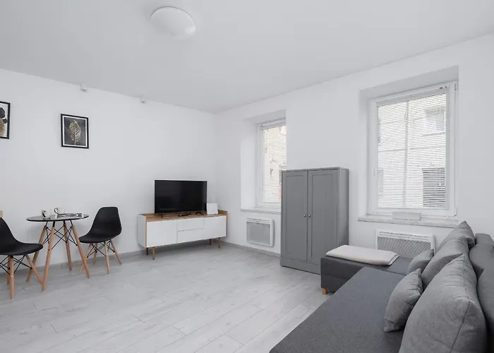 Bright For 4 Guests 1,6 Km To Silesian Stadium By Renters Apartmán Chorzów