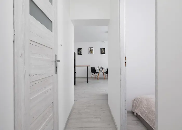 Apartmán Bright For 4 Guests 1,6 Km To Silesian Stadium By Renters Chorzów